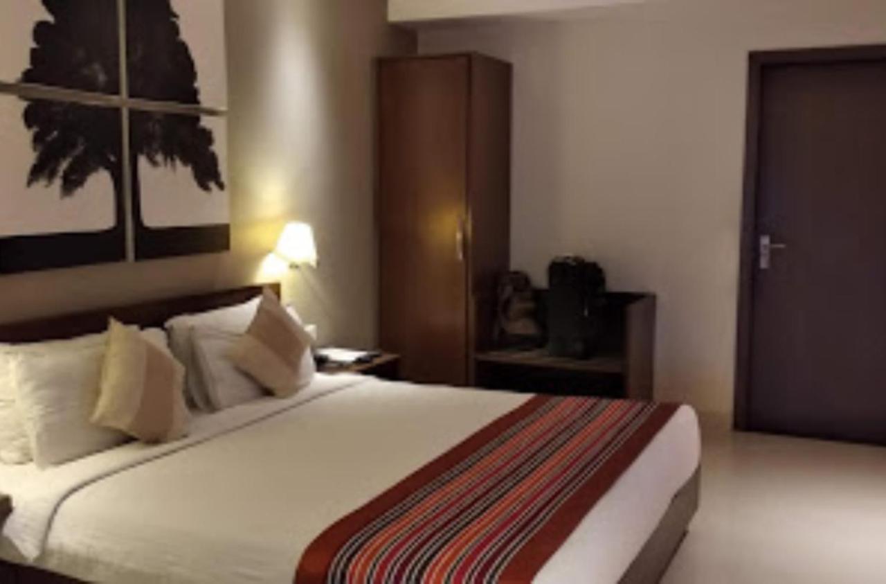 Orbit Hotel - Bagdogra Eksteriør billede